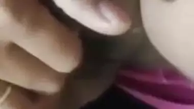 Married Bangla Wife Fingering Pussy