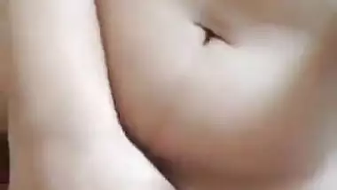 Indian sexy hot desi bhabhi shows her body for boy friend