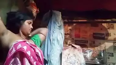 Bangladeshi Boudi showing her big boobies