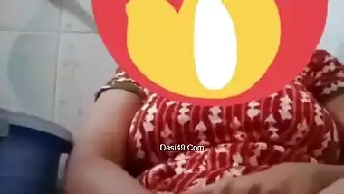 Horny Desi Girl Masturbating