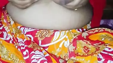 Boudi Play With Her Big Boobs