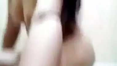 Desi girl fingering pussy bathroom