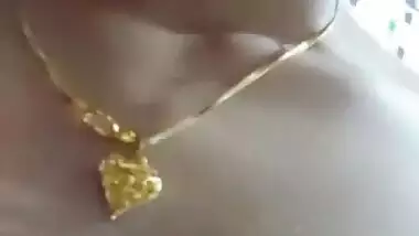 Desi cute girl boobs show selfie viral clip