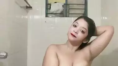 Bangladeshi TikToker nude bath viral exclusive video