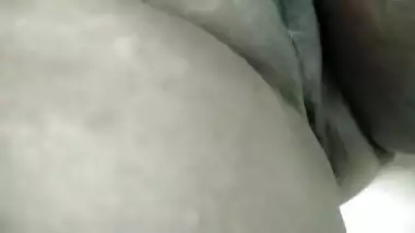 Man films sex slit of a plump Desi female spreading the labia close-up