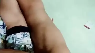Dude sticks cock into XXX snatch of his Desi girlfriend for the cam