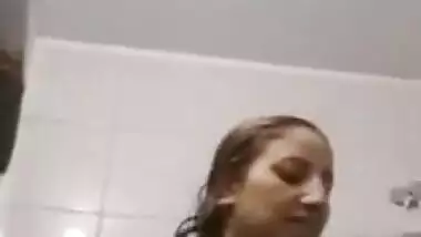 Today Exclusive- Horny Paki Bhabhi Showing Her Boobs