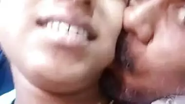 Desi aunty romance with uncle
