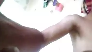 Skinny Indian guy manages to film sex with young XXX girlfriend