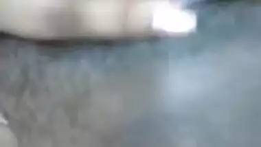 Desi bhabi fingering pussy
