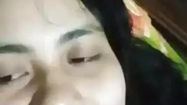 Beautiful Girl Showing pussy