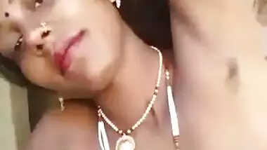 Sexy Village Bhabi Pussy Fingering